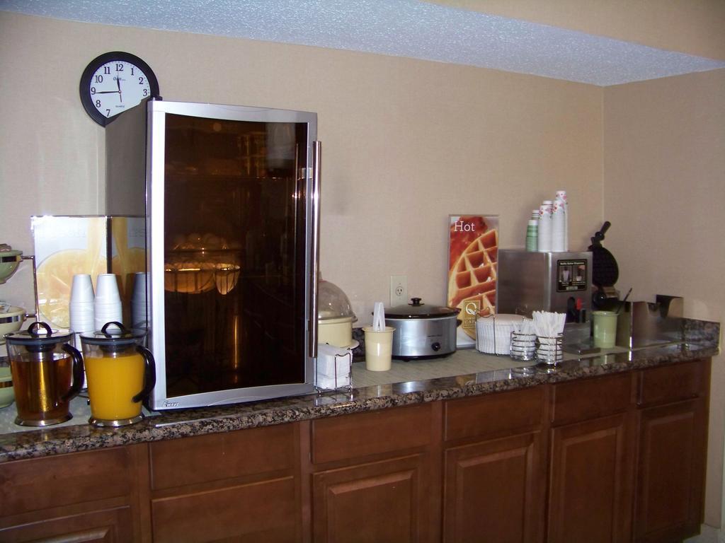 Quality Inn Huntersville Near Lake Norman Eksteriør billede