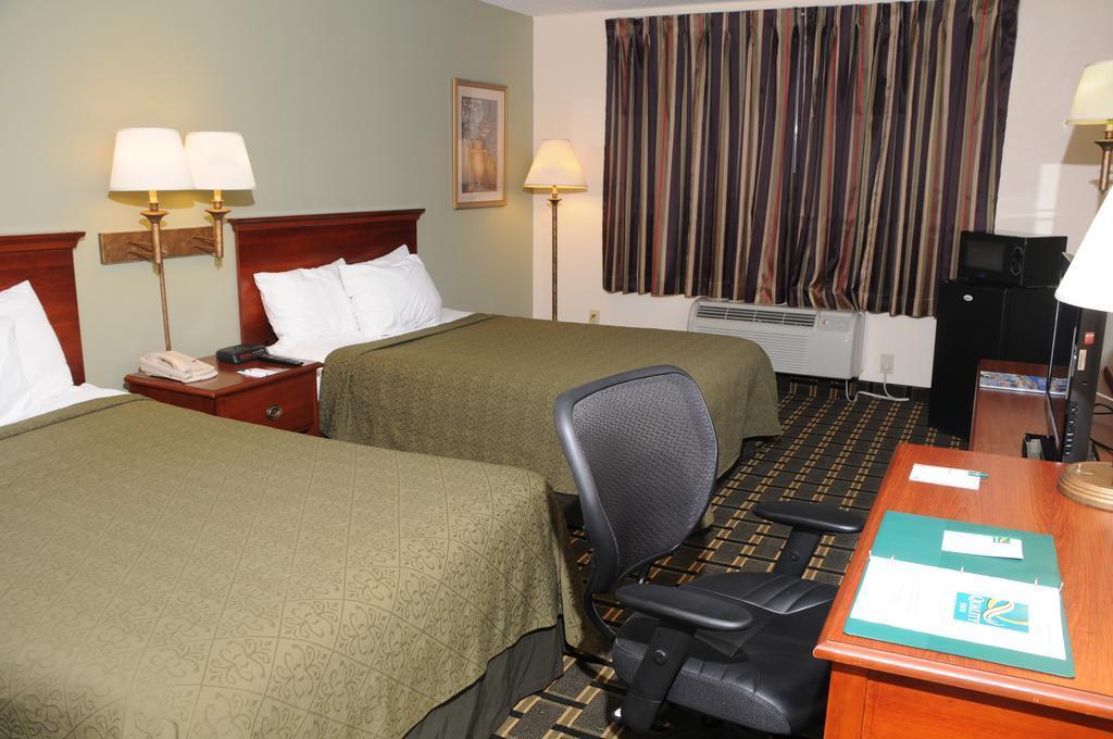 Quality Inn Huntersville Near Lake Norman Eksteriør billede