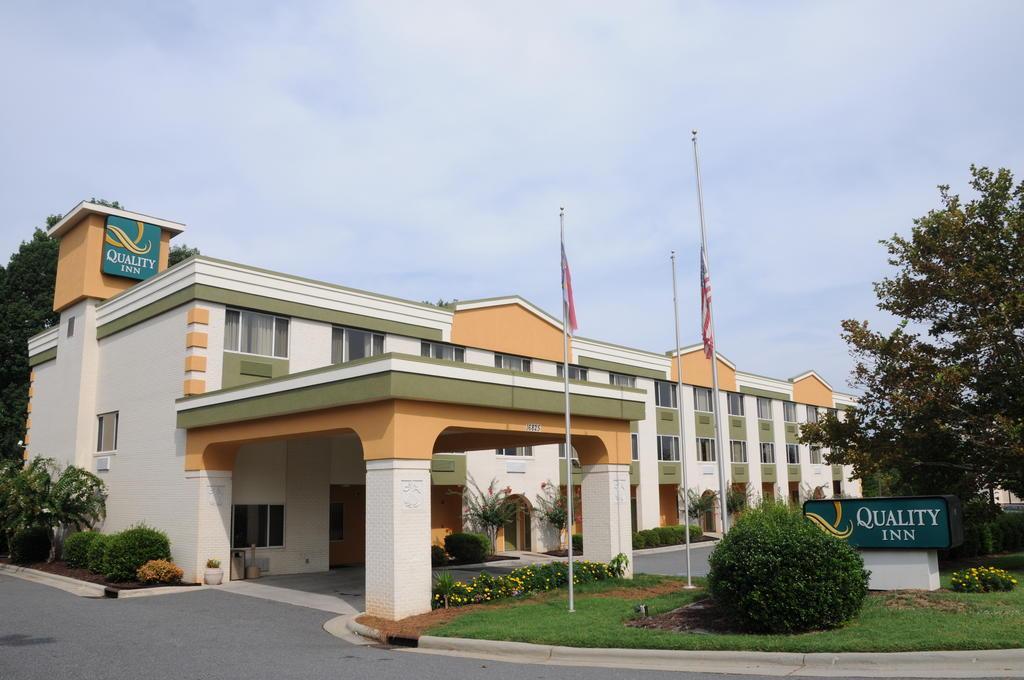 Quality Inn Huntersville Near Lake Norman Eksteriør billede
