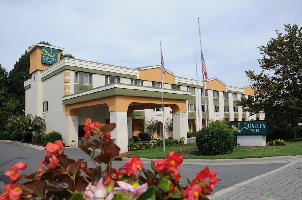 Quality Inn Huntersville Near Lake Norman Eksteriør billede