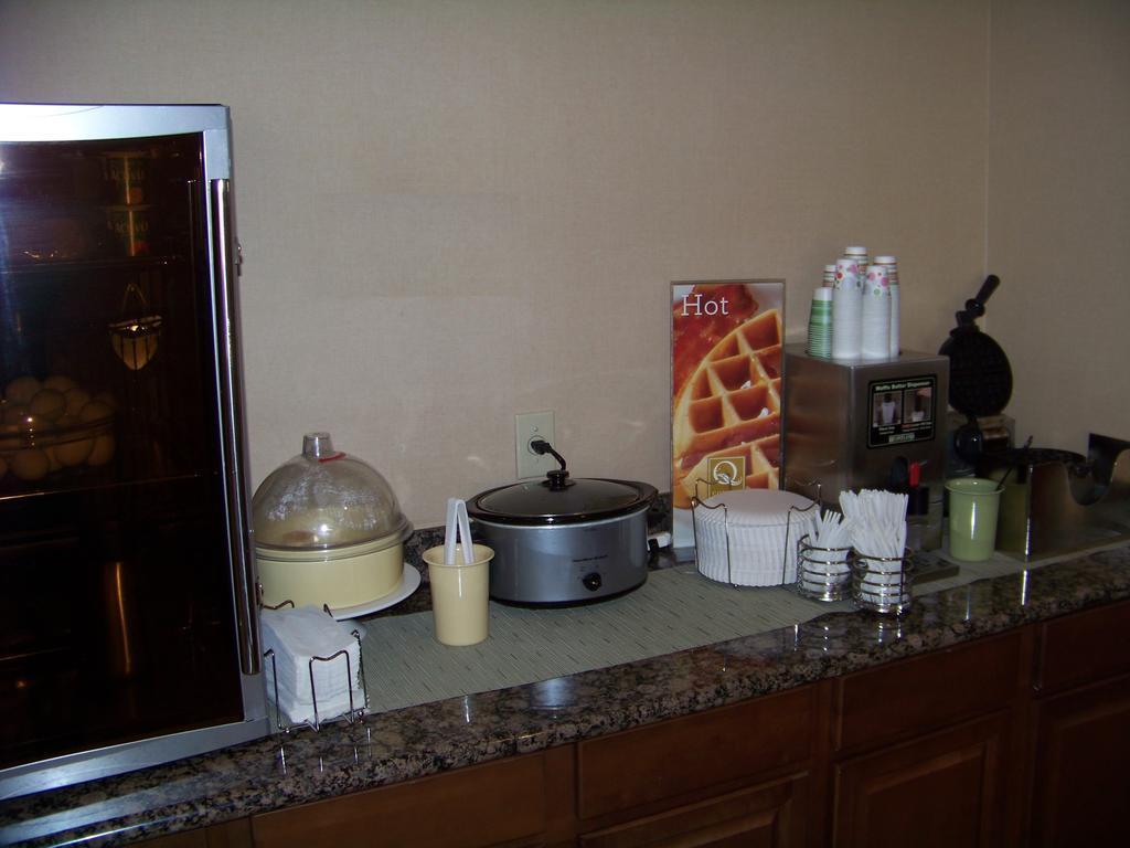 Quality Inn Huntersville Near Lake Norman Eksteriør billede