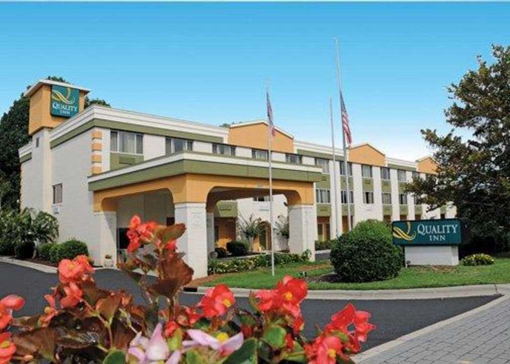 Quality Inn Huntersville Near Lake Norman Eksteriør billede
