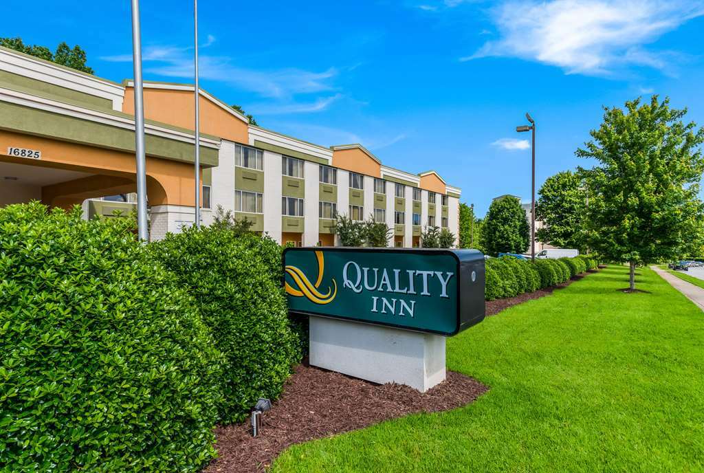 Quality Inn Huntersville Near Lake Norman Eksteriør billede